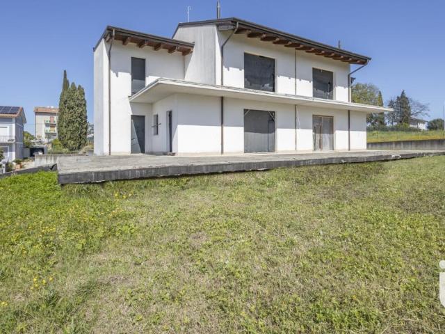 Villa Indipendente in vendita a San Sabino, Marche