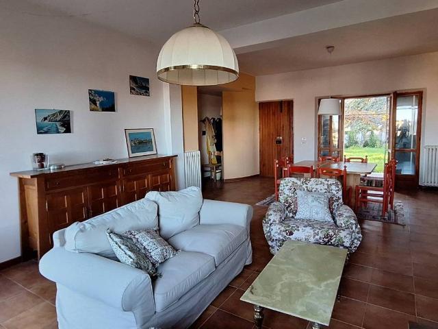 Villa Indipendente in vendita a Santo Stefano, Marche