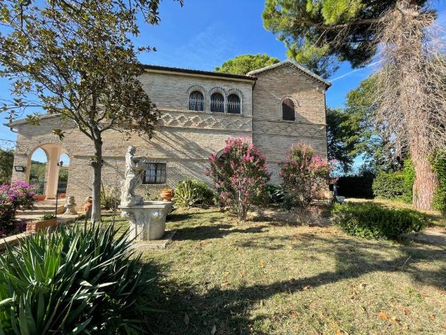 Villa Indipendente in vendita a Borgo San Giacomo, Marche