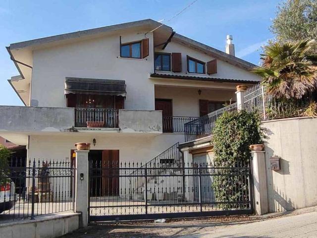 Villa Indipendente in vendita a Marche, Ancona