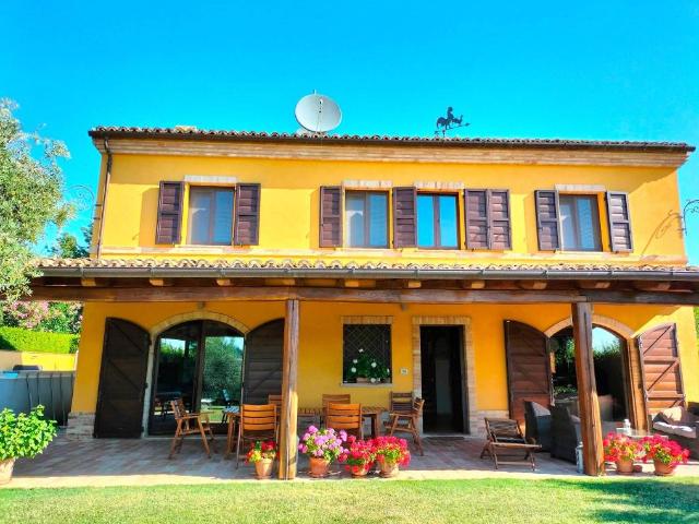 Rustico in vendita a Santo Stefano, Marche