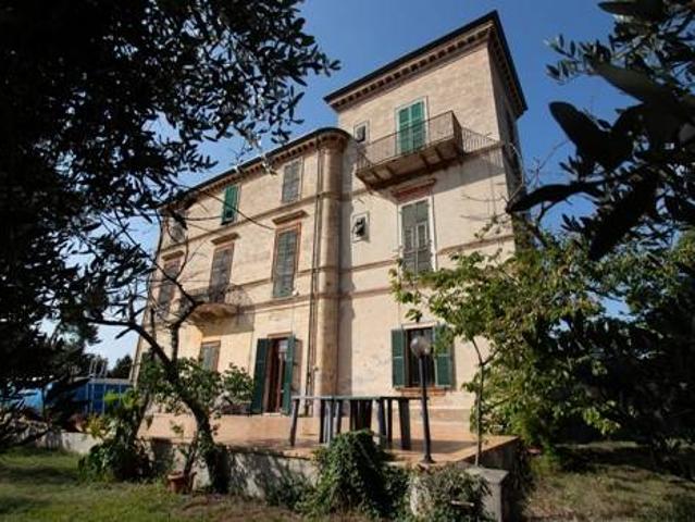 Villa Indipendente in vendita a San Biagio, Marche