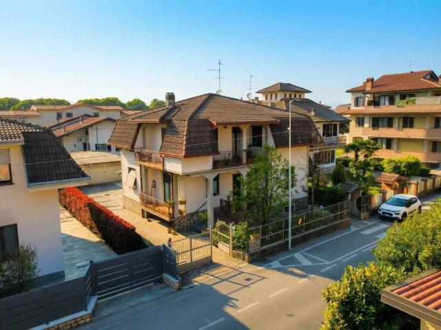 Villa Indipendente in vendita a Osio Sotto, Lombardia