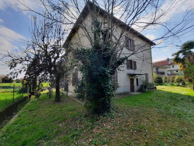 Villa Indipendente in vendita a Osio Sotto, Lombardia