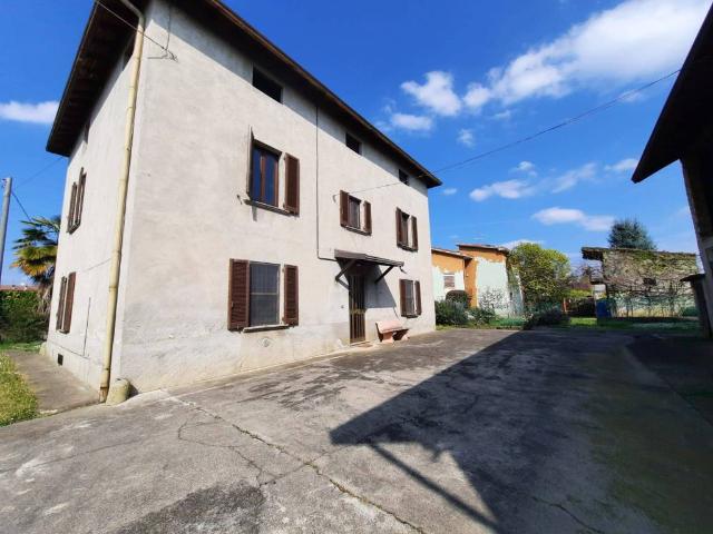 Villa Indipendente in vendita a Osio Sotto, Lombardia