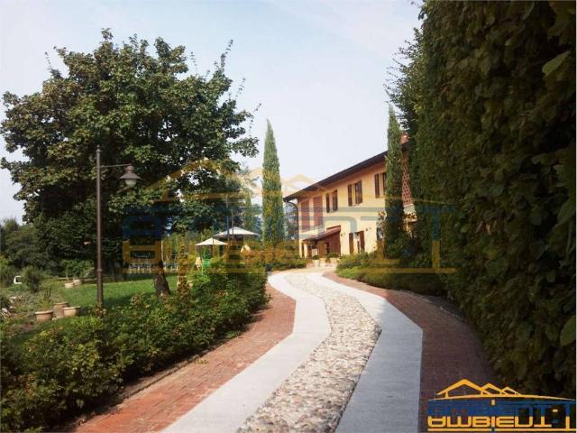 Villa Indipendente in vendita a Osnago, Lombardia