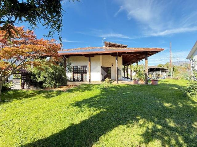 Villa Indipendente in vendita a Osoppo, Friuli-Venezia Giulia