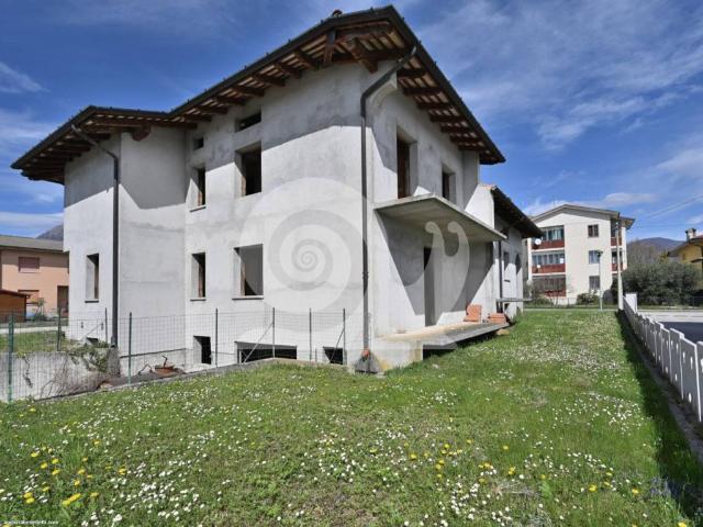 Villa Indipendente in vendita a Osoppo, Friuli-Venezia Giulia