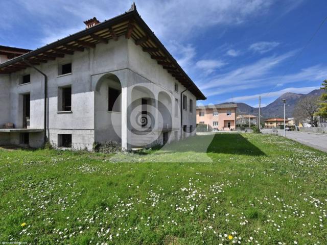 Villa Indipendente in vendita a Osoppo, Friuli-Venezia Giulia