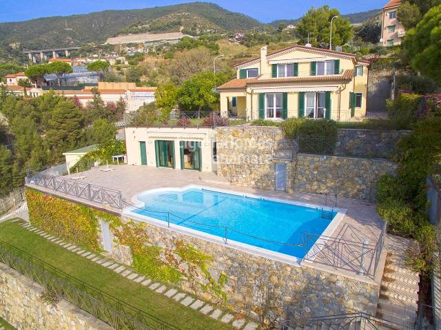 Villa Indipendente in vendita a Ospedaletti, Liguria