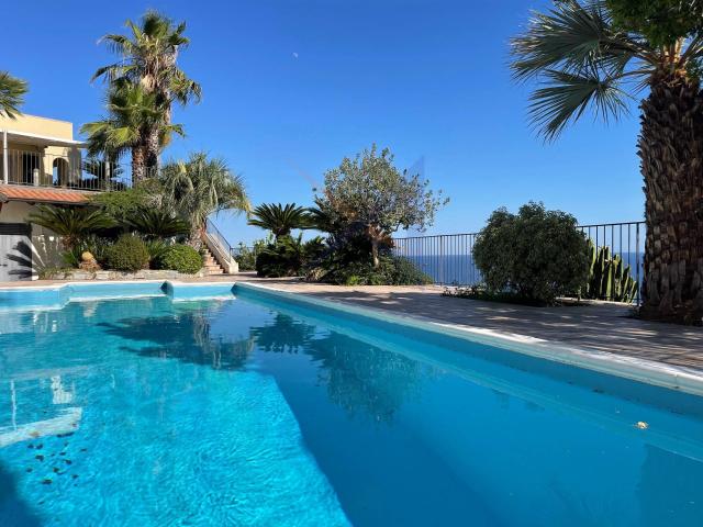 Villa Indipendente in vendita a Ospedaletti, Liguria