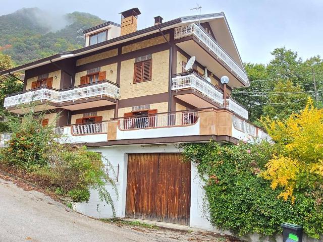 Villa Indipendente in vendita a Ospedaletto D'alpinolo, Campania