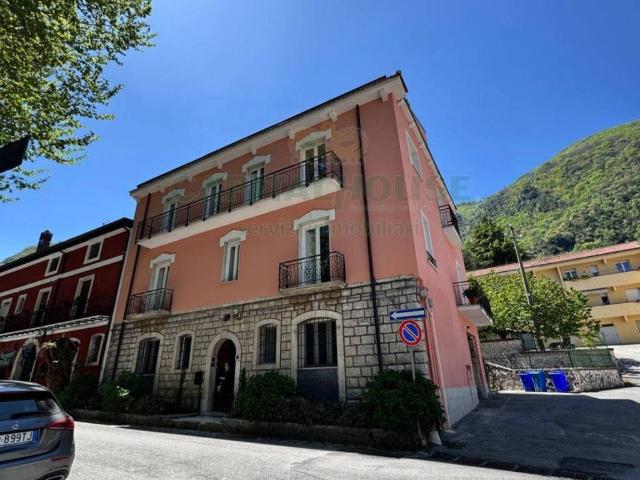 Villa Indipendente in vendita a Ospedaletto D'alpinolo, Campania