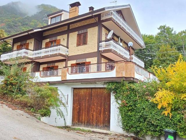Villa Indipendente in vendita a Ospedaletto D'alpinolo, Campania