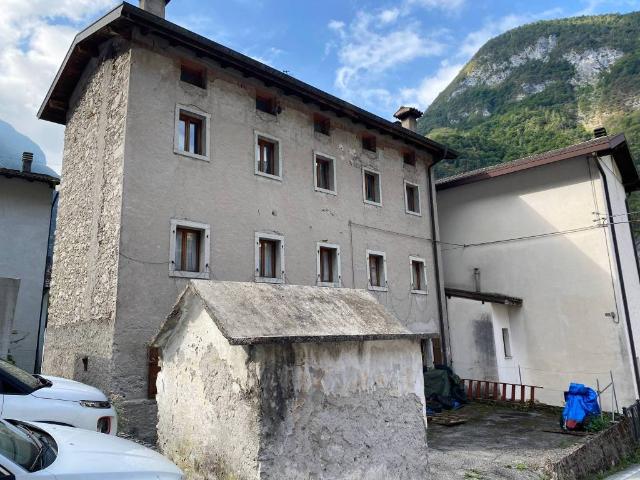Villa Indipendente in vendita a Ospitale Di Cadore, Veneto