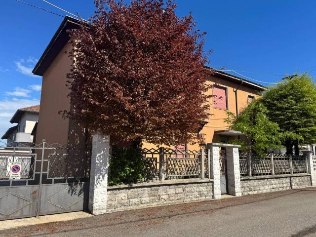 Villa Indipendente in vendita a Ossona, Lombardia