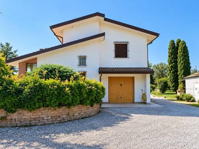 Villa Indipendente in vendita a Bivio Correggi, Ostellato