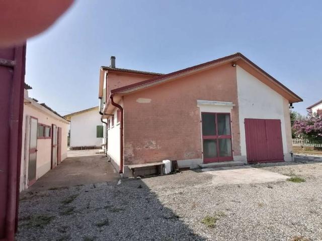 Villa Indipendente in vendita a Ostellato, Reggio Emilia