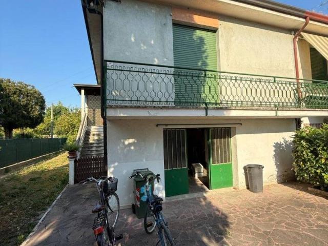 Villa Indipendente in vendita a Ostiglia, Lombardia