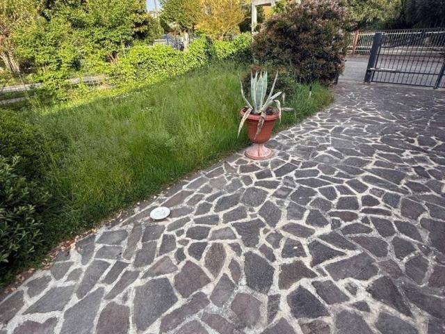 Villa Indipendente in vendita a Ostiglia, Lombardia