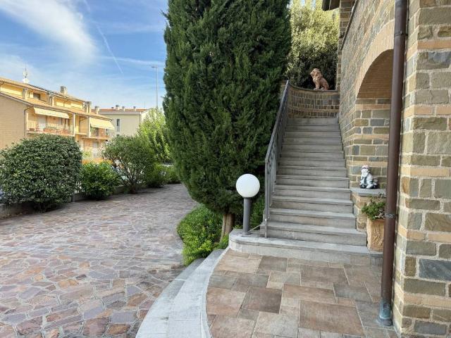 Villa Indipendente in vendita a Casine, Ostra