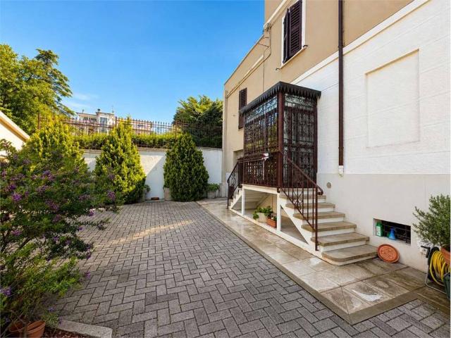 Villa Indipendente in vendita a Marche, Ancona