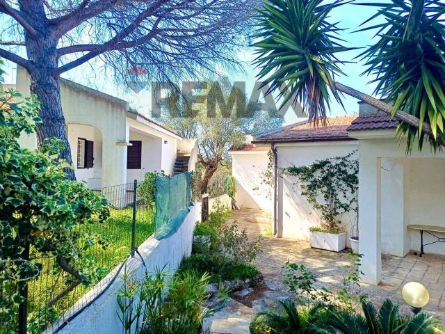Villa Indipendente in vendita a Rosa Marina di Ostuni, Puglia