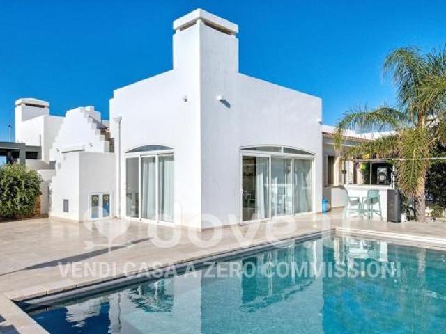 Villa Indipendente in vendita a Villanova di Ostuni, Puglia