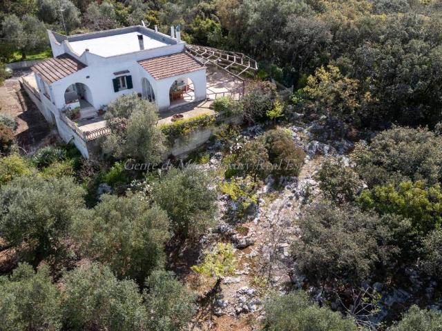 Villa Indipendente in vendita a Contrada Badessa, Puglia