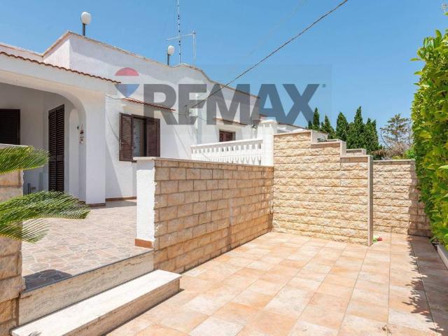 Villa Indipendente in vendita a Rosa Marina di Ostuni, Puglia