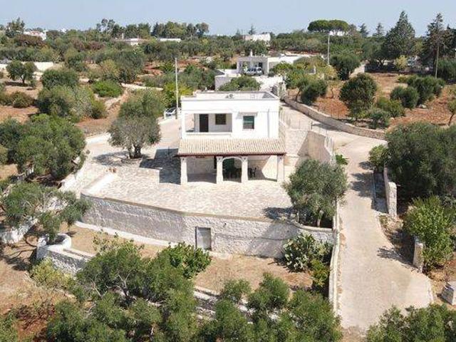 Villa Indipendente in vendita a Contrada Badessa, Puglia