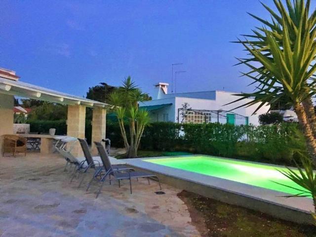 Villa Indipendente in vendita a Rosa Marina di Ostuni, Puglia