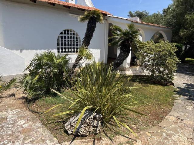 Villa Indipendente in vendita a Rosa Marina di Ostuni, Puglia