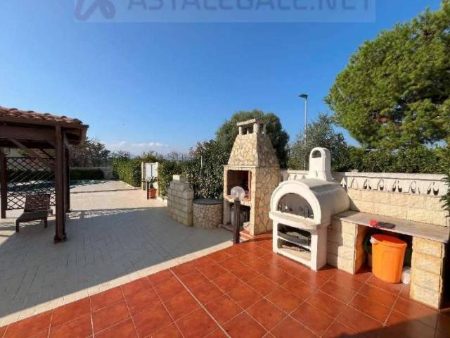 Villa Indipendente in vendita a Rosa Marina di Ostuni, Puglia