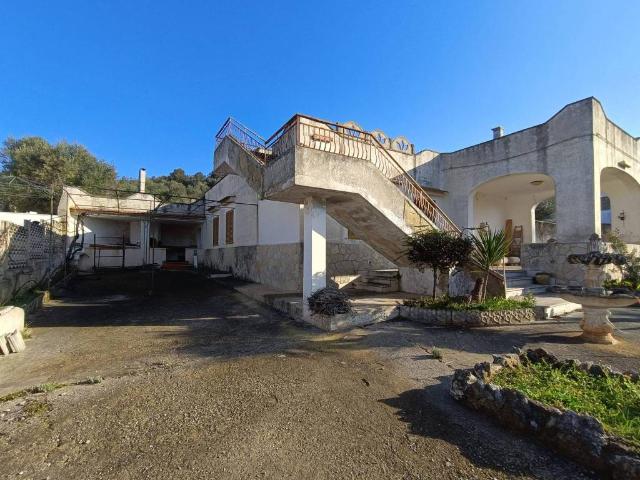 Villa Indipendente in vendita a Contrada Badessa, Puglia