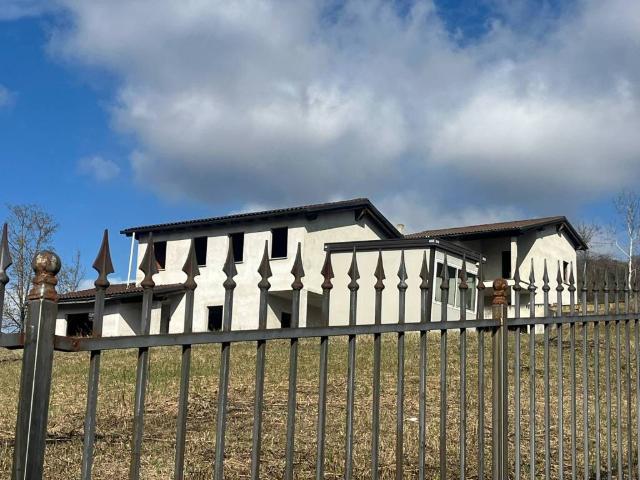 Villa Indipendente in vendita a Piemonte, Alessandria