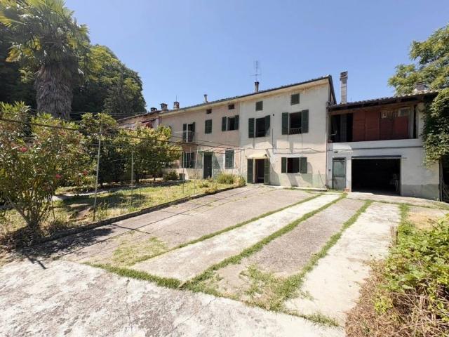 Villa Indipendente in vendita a Spinosa Alta, Piemonte