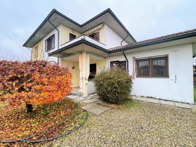 Villa Indipendente in vendita a Ottobiano, Lombardia