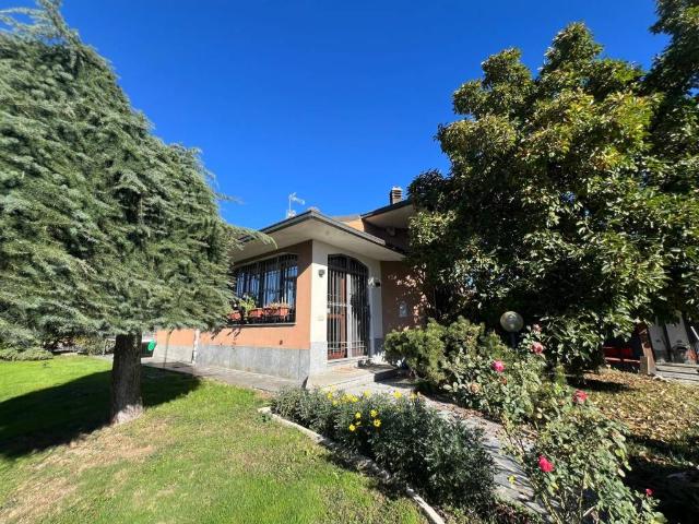 Villa Indipendente in vendita a Ottobiano, Lombardia