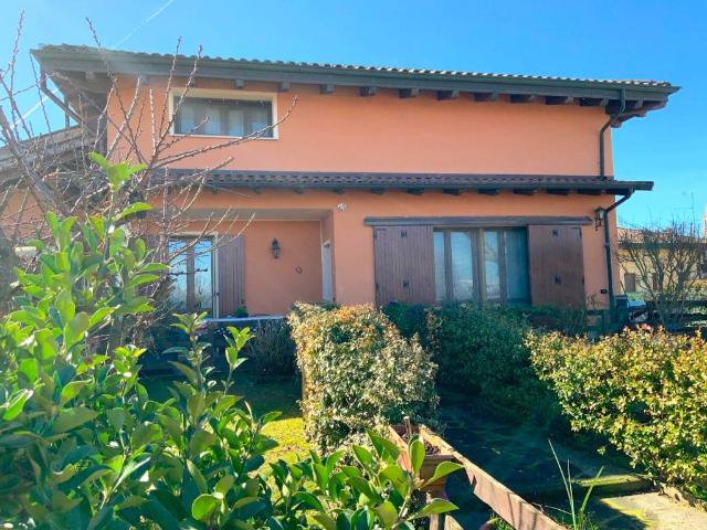 Villa Indipendente in vendita a Ottobiano, Pavia