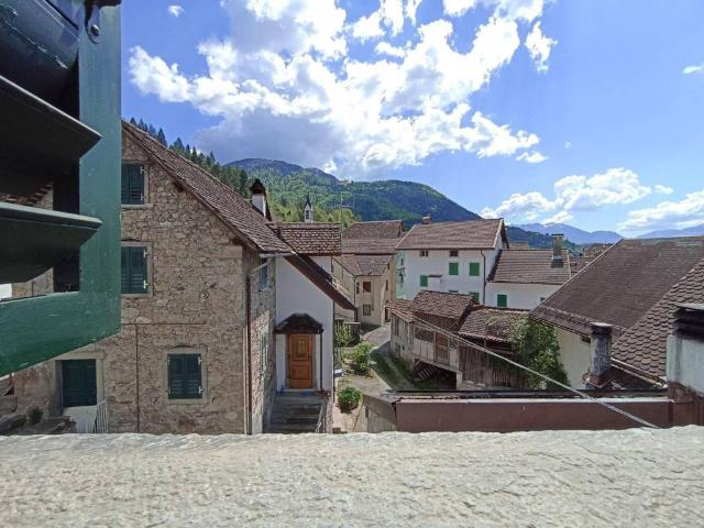 Villa Indipendente in vendita a Ovaro, Friuli-Venezia Giulia
