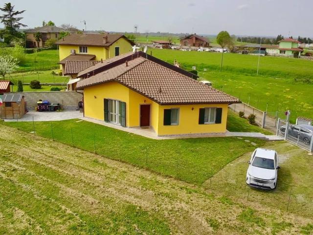 Villa Indipendente in vendita a Piemonte, Alessandria