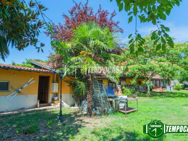 Villa Indipendente in vendita a Ozzero, Lombardia