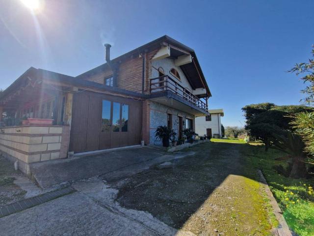 Villa Indipendente in vendita a Pace Del Mela, Sicilia