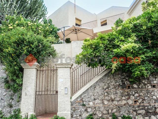 Villa Indipendente in vendita a Pace Del Mela, Sicilia