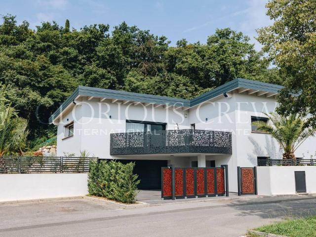 Villa Indipendente in vendita a Padenghe Sul Garda, Lombardia