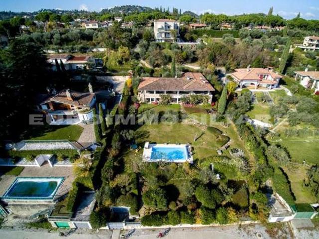 Villa Indipendente in vendita a Padenghe Sul Garda, Brescia