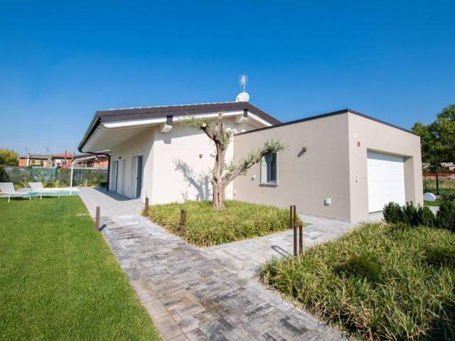 Villa Indipendente in vendita a Padenghe Sul Garda, Lombardia