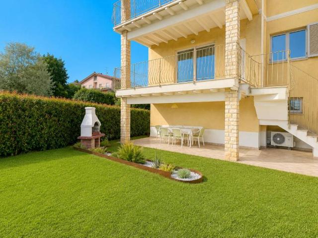 Villa Indipendente in vendita a Padenghe Sul Garda, Lombardia