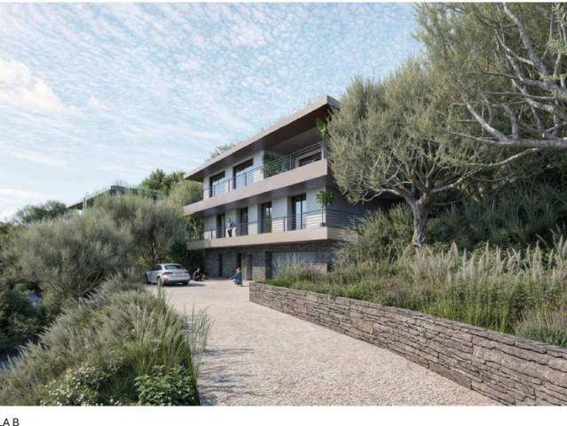 Villa Indipendente in vendita a Padenghe Sul Garda, Brescia